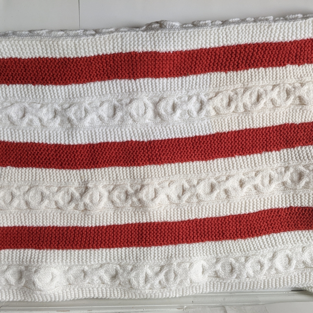 Hand craft Vintage crochet knit chunky red white beautiful throw blanket 38x56"